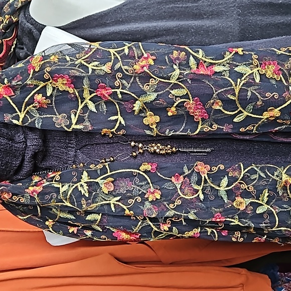 Sheer black scarf / wrap with vibrant embroidered pattern. OS. Red, yellow green - Picture 8 of 9